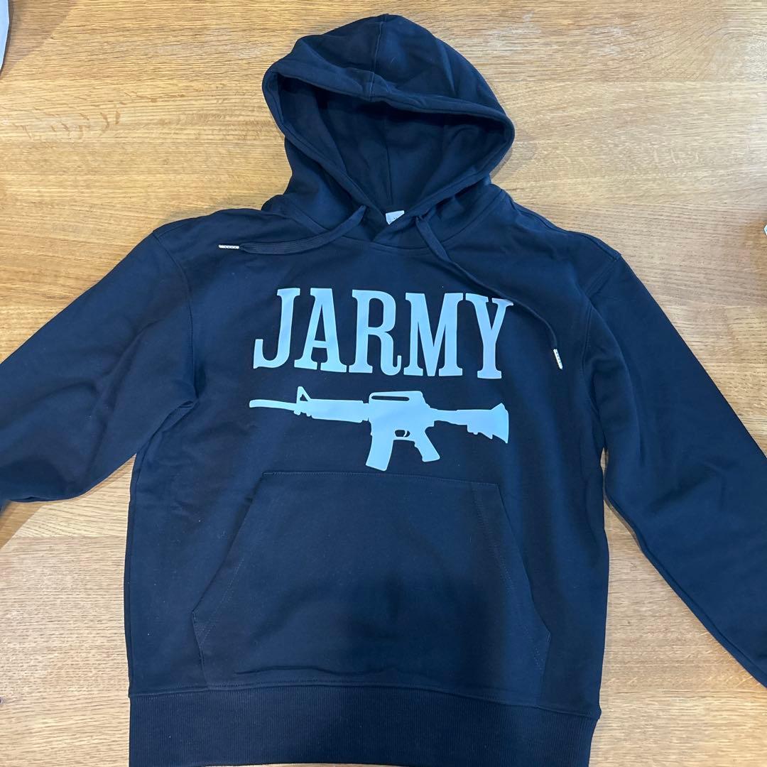 JARMYライフルプリントパーカー +81 JARMY 黒 フード付きパーカー +81 Sサイズ - メルカリ